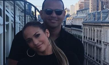 /vidasocial/ante-la-mirada-de-alex-rodriguez-jlo-bailo-un-twerking/56296.html