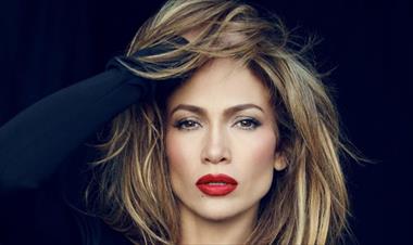 /vidasocial/jlo-reacciona-a-la-defensiva-tras-un-abrazo-inesperado-de-una-fanatica/58263.html