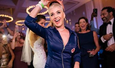 /vidasocial/katy-perry-sorprendio-a-una-pareja-recien-casada-en-su-fiesta-de-boda/67688.html