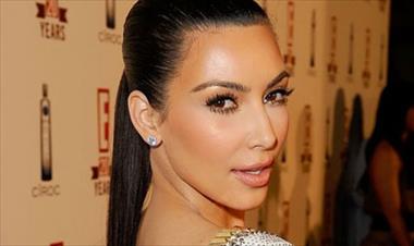 /vidasocial/criticaron-a-kim-kardashian-por-una-foto-donde-se-puede-ver-el-cambio-en-su-tono-de-piel/54585.html