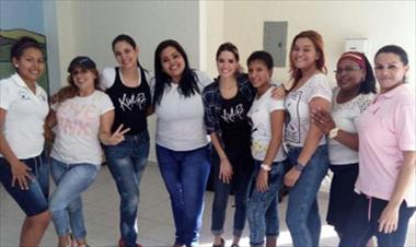 /vidasocial/el-centro-femenino-de-rehabilitacion-dona-cecilia-orillac-de-chiari-cefere-disfrutaron-con-un-grupo-de-estrellas/50417.html