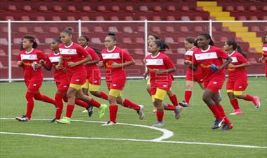 /deportes/la-preparacion-de-la-seleccion-de-futbol-femenina-de-panama-no-la-detiene-nada-ni-nadie/82974.html