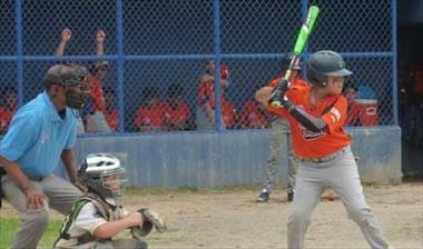 /deportes/los-santos-se-imponen-frente-a-herrera-en-el-campeonato-nacional-sub-12/51449.html