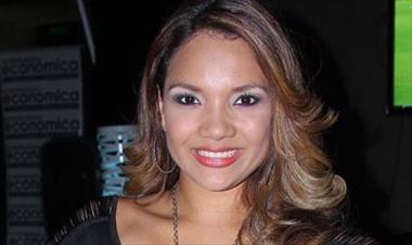 /vidasocial/madelaine-guevara-en-los-ensayos-de-su-nueva-obra/39596.html