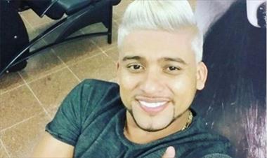 /vidasocial/el-cantante-makano-sin-sus-lentes/36300.html
