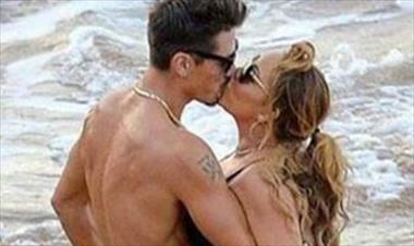 /vidasocial/mariah-carey-en-la-playa-con-bryan-tanaka/37314.html