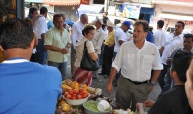 /vidasocial/navarro-gobierno-debe-atender-demandas-de-productores/19511.html
