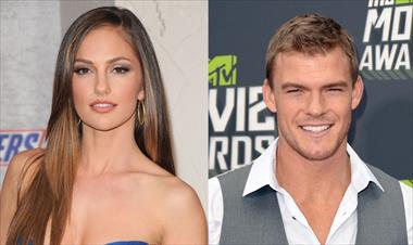 /cine/minka-kelly-y-alan-ritchson-se-unen-al-elenco-de-titans-/63202.html