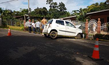 /vidasocial/vehiculo-la-sorprende-en-su-casa-y-pierde-la-vida/68843.html