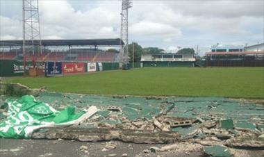 /deportes/el-muro-del-jardin-central-del-estadio-justino-brujo-salinas-se-cae/54825.html