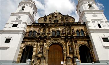 /vidasocial/panamenos-y-peregrinos-ya-se-encuentran-en-la-catedral-metropolitana-en-espera-del-papa-francisco/85670.html