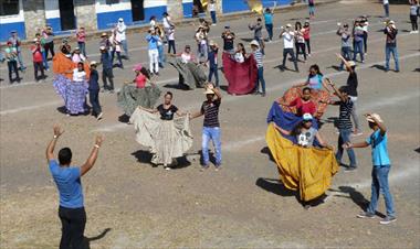 /vidasocial/la-banda-herberto-lopez-preparandose-para-la-parada-de-las-rosas/71796.html