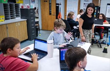 /vidasocial/escuelas-de-ee-uu-abren-vacantes-para-docentes-de-panama-en-primaria-ciencias-matematicas-y-educacion-especial/106892.html