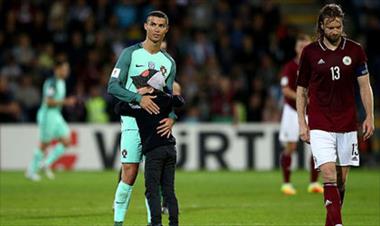 /deportes/con-una-gran-actuacion-de-cristiano-portugal-gana-frente-a-letonia/53908.html