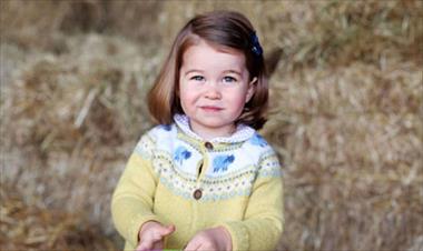 /vidasocial/duques-de-cambridge-comparten-foto-de-su-hija-la-princesa-carlota/49900.html