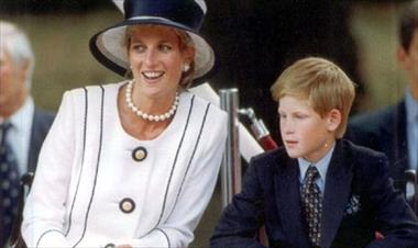 /vidasocial/principe-harry-recuerda-cuando-perdio-a-su-madre/38398.html