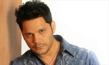 /vidasocial/el-salsero-rey-ruiz-comparte-con-sus-fanaticas-en-panama/38054.html