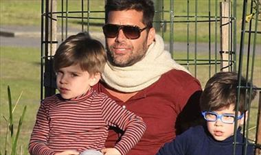 /vidasocial/ricky-martin-publica-una-carta-que-le-regalaron-sus-hijos/37905.html