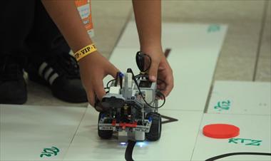 /zonadigital/no-te-pierdas-hoy-de-la-competencia-regional-robocup-jr/66278.html