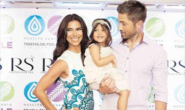 /vidasocial/roselyn-sanchez-muestra-la-pancita-y-revela-el-sexo-de-su-proximo-bebe/61454.html