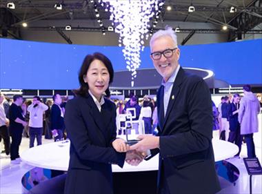 /zonadigital/samsung-galaxy-s26-ultra-es-galardonado-como-best-in-show-en-los-global-mobile-awards-del-mobile-world-congress-2026/106696.html