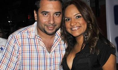 /vidasocial/critican-foto-de-sandra-sandoval-y-su-esposo-gustavo-flores/75438.html