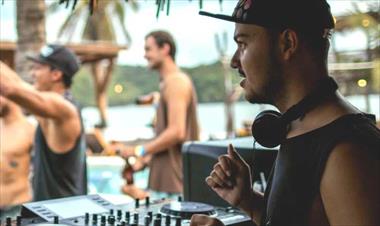 /musica/selina-presenta-el-carnival-upside-down/86290.html