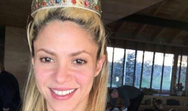 /vidasocial/shakira-recibe-criticas-por-no-pintarse-el-cabello/39186.html