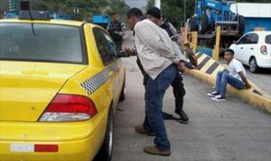 /vidasocial/capturan-a-taxista-que-se-dedicaba-a-robar-a-sus-pasajeros/57504.html