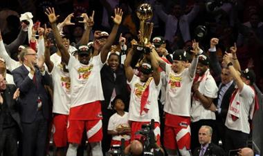 /deportes/los-toronto-raptors-ya-estan-florida-para-sus-entrenamientos-previos-al-regreso-de-la-nba/90759.html