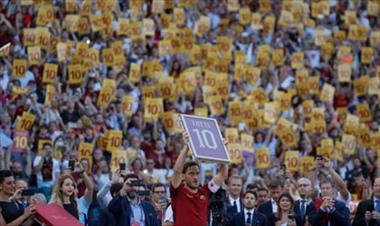 /deportes/rinden-emotivo-homenaje-de-despedida-a-totti-en-roma/52693.html