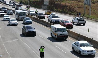 /vidasocial/gran-cantidad-de-vehiculos-se-trasladan-por-semana-santa/48050.html