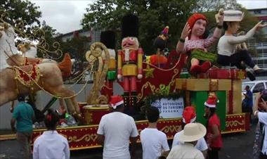 /vidasocial/revive-lo-que-fue-el-desfile-de-navidad-en-villa-lucre/71970.html