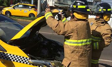 /vidasocial/accidente-en-santiago-de-veraguas-deja-cuatro-personas-lesionadas/54770.html