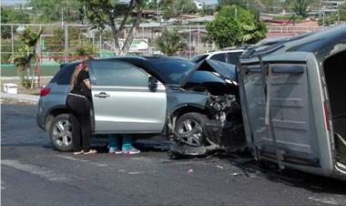 /vidasocial/colision-y-vuelco-en-la-chorrera/75003.html