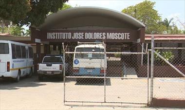 /vidasocial/profesores-del-instituto-jose-dolores-moscote-llegan-a-acuerdo-con-el-meduca/54619.html