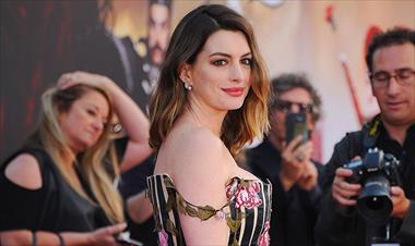 /cine/anne-hathaway-podria-protagonizar-el-live-action-de-barbie/58489.html