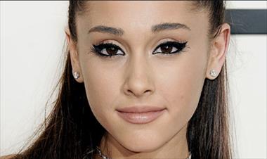 /vidasocial/ariana-grande-visito-a-sus-fans-en-el-hospital-de-manchester/53343.html