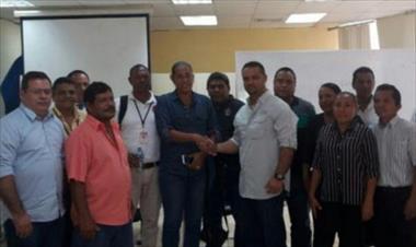 /vidasocial/familias-invasoras-de-cerro-galera-reciben-asistencia-social/52282.html