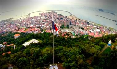 /vidasocial/sera-retirada-la-bandera-nacional-en-la-cima-del-cerro-ancon/57872.html