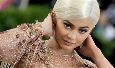 /spotfashion/kylie-jenner-muestra-como-se-vive-la-vida-de-plastico-de-la-barbie-malibu/51138.html