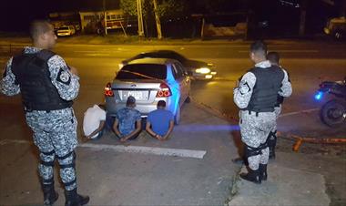 /vidasocial/recuperan-auto-robado-y-capturan-a-tres-sujetos-que-estaban-a-bordo/58695.html