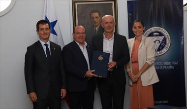 /vidasocial/cciap-y-scap-firman-acuerdo-para-organizar-el-world-of-coffee-panama-2026-1ra-exposicion-comercial-de-cafe-que-se-desarrollara-en-america-latina/105279.html