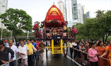 /vidasocial/celebran-en-panama-el-festival-ratha-yatra-/88373.html