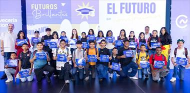 /vidasocial/cerveceria-nacional-entrega-210-becas-a-hijos-de-colaboradores-a-traves-de-futuros-brillantes-/106758.html