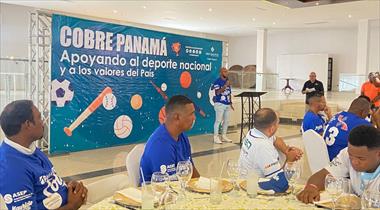 Cobre Panamá honra a los Correcaminos de Colón tras ganar el campeonato de béisbol mayor