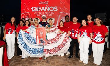Coca-Cola celebra 120 a�os de buco amor con Panam�