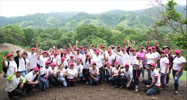 /vidasocial/el-sistema-coca-cola-impulsa-su-estrategia-de-seguridad-hidrica-con-1-jornada-de-reforestacion-en-panama/105060.html