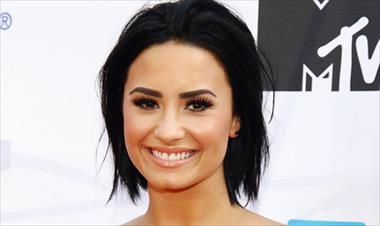 /vidasocial/-demi-lovato-se-comprometio-/45479.html