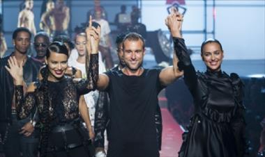 /spotfashion/philipp-plein-presenta-su-nueva-coleccion-con-show-musical/63433.html